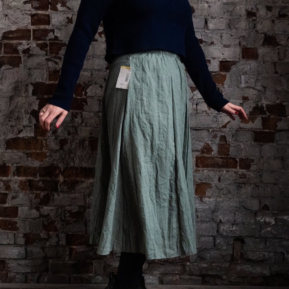 Laura Scott NWT Midi Skirt Sz Medium Sage Green